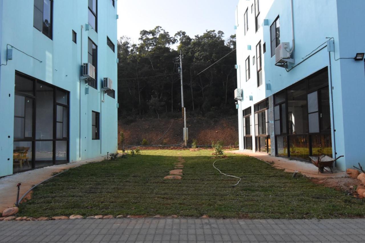 巨缿民宿巨象民宿 Sanyi Dış mekan fotoğraf